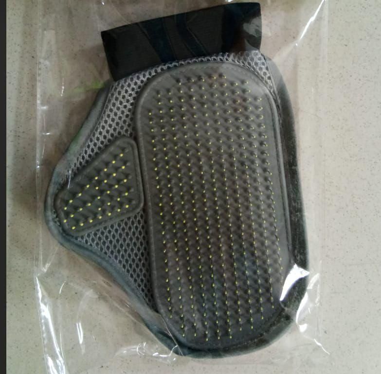 Stainless Steel Pet Grooming Glove - Gentle Deshedding Brush
